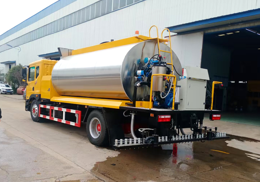 12噸東風(fēng)多利卡（全功率）智能瀝青灑布車